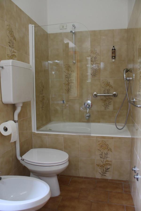 Riva Bianca Castle Holiday Home Lierna Luaran gambar